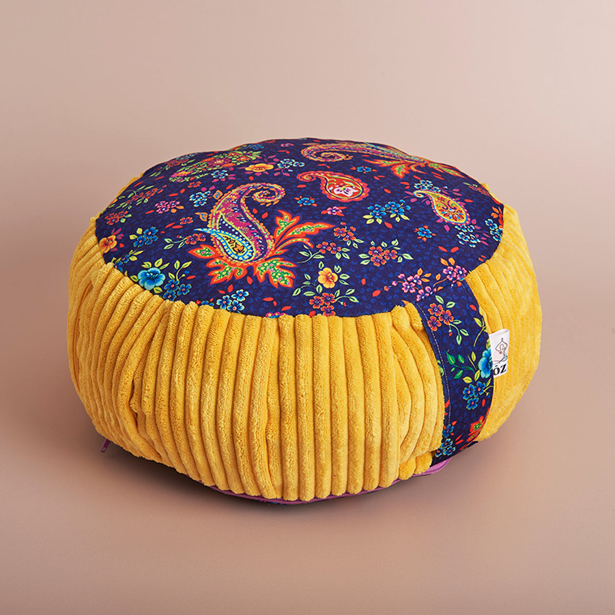 Coussin de méditation nuit indienne fond bleu nuit et contour jaune