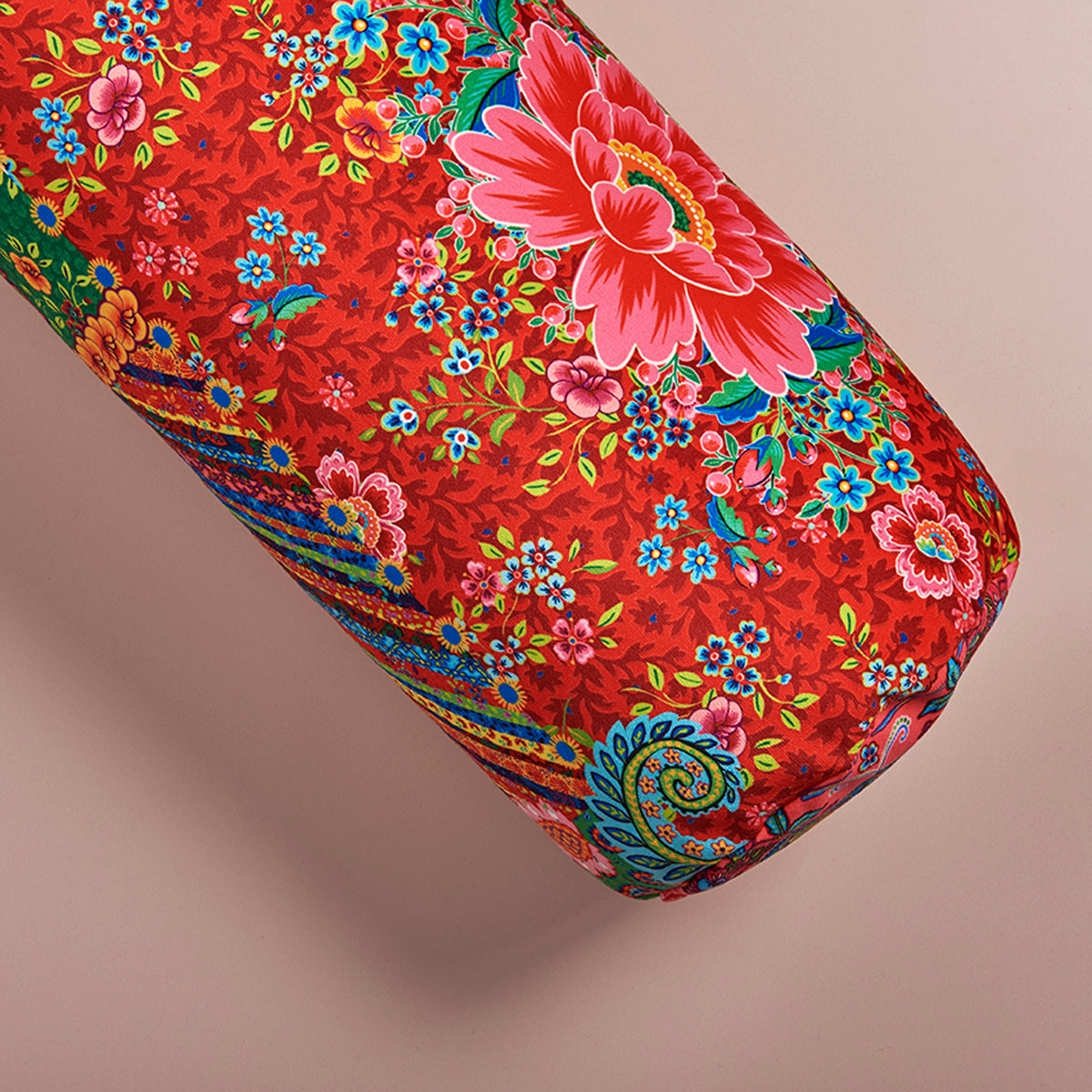Traversin de yoga bolster india fond très colorés avec des arabesques et des fleurs multicouleurs 